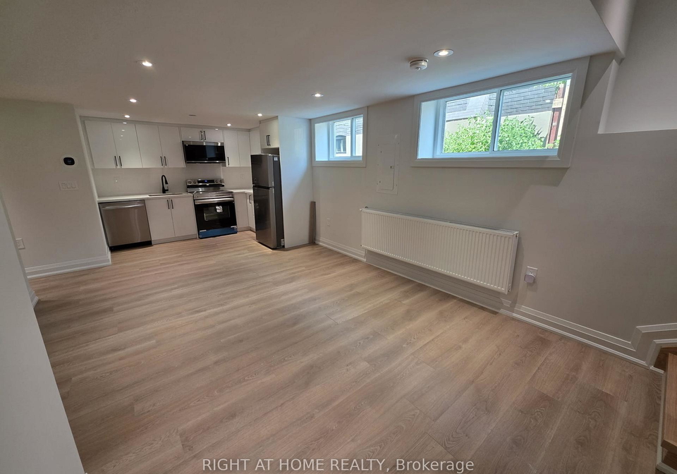 339-ranee-avenue-s-north-york-ontario-w12659386
