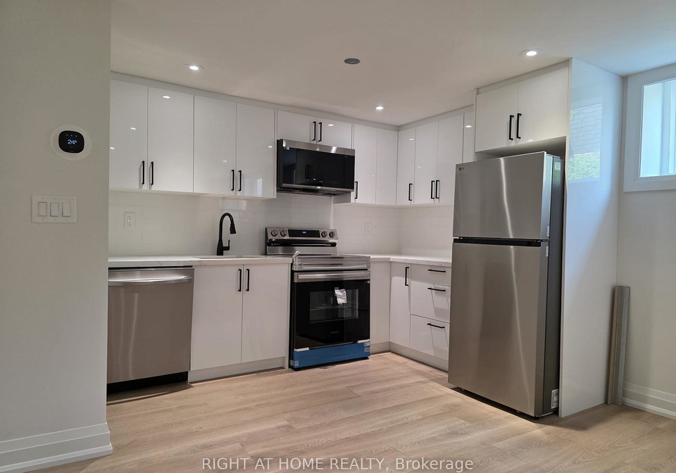 339-ranee-avenue-s-north-york-ontario-w12659386