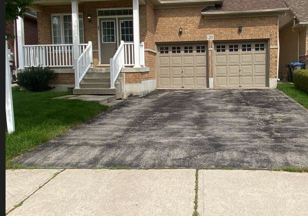 21-trailside-walk-brampton-ontario-w12659548