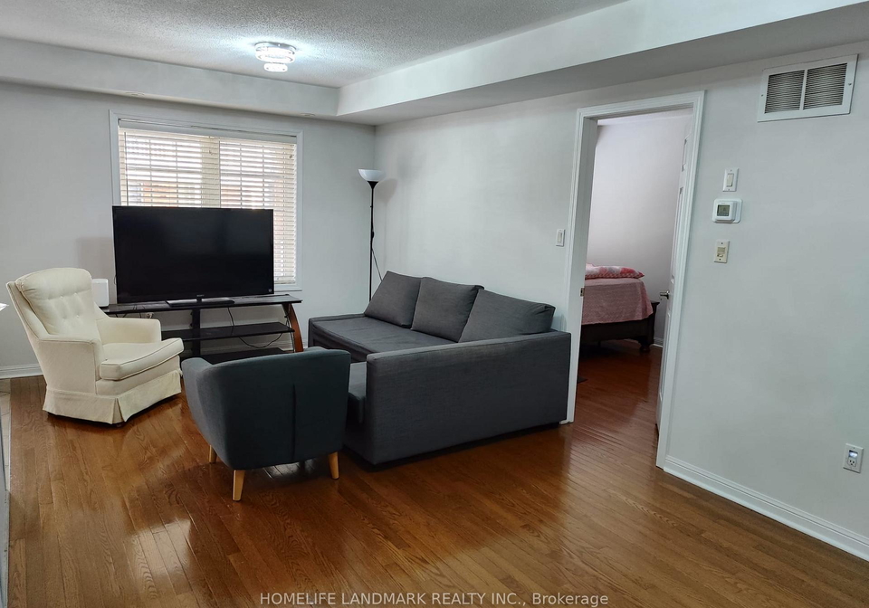 575-dundas-street-w-mississauga-ontario-w12659738