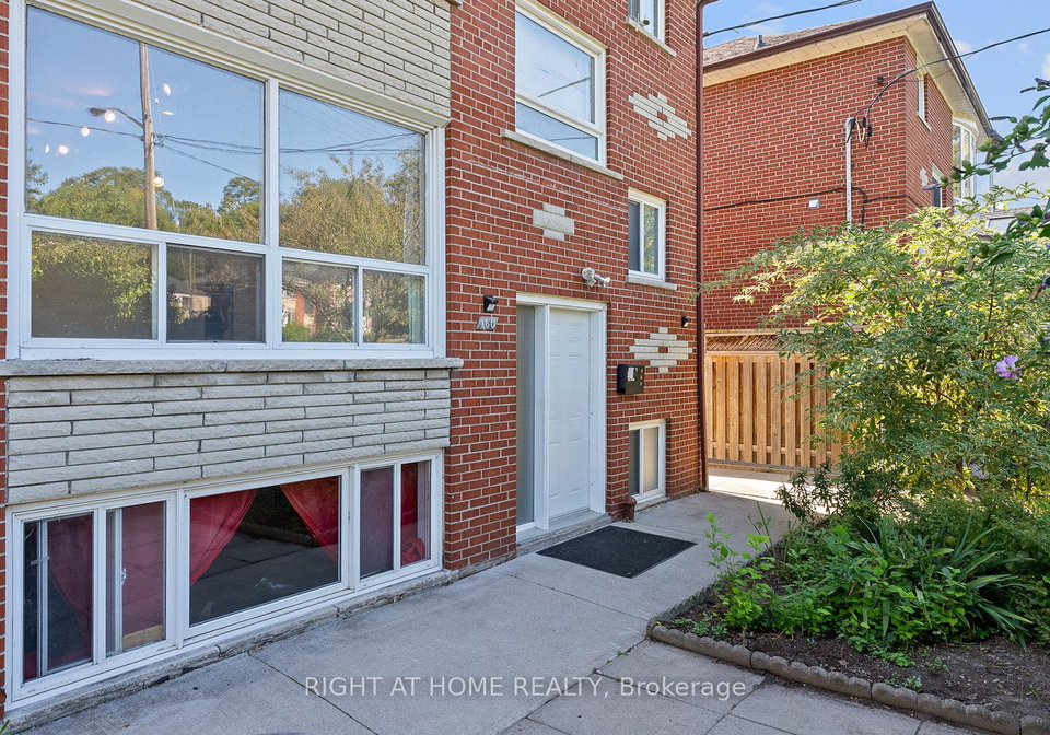 160-varsity-road-toronto-ontario-w12660752