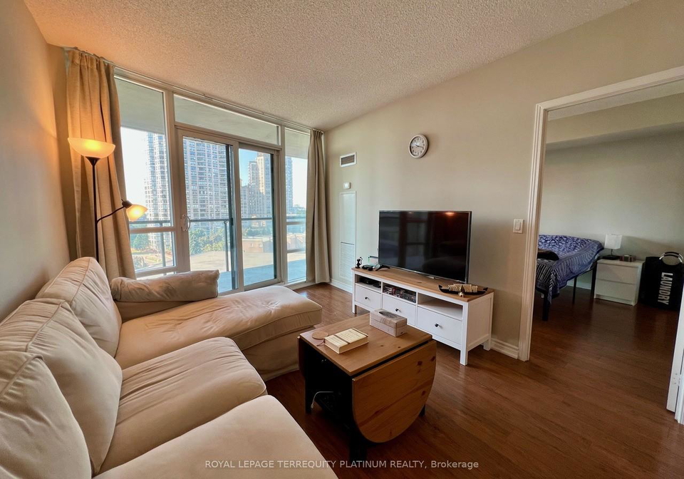 15-legion-road-etobicoke-ontario-w12661168