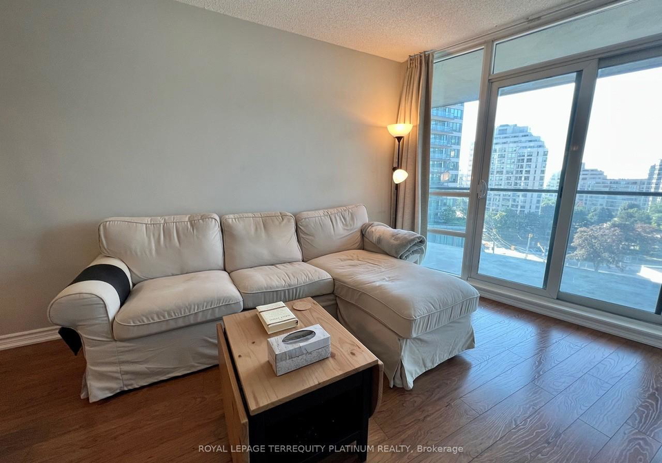 15-legion-road-etobicoke-ontario-w12661168