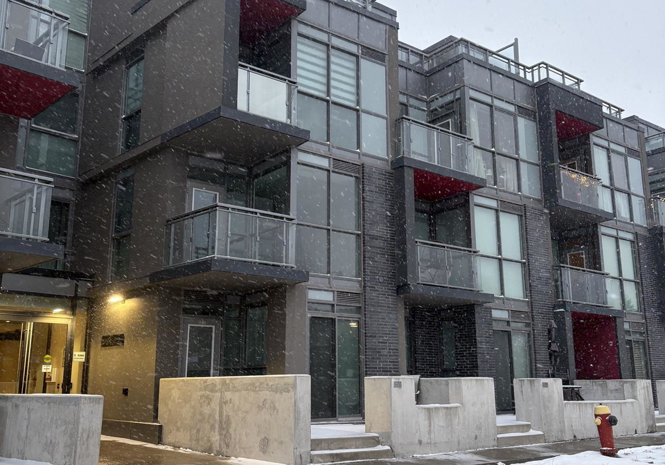 5260-dundas-street-burlington-ontario-w12661692