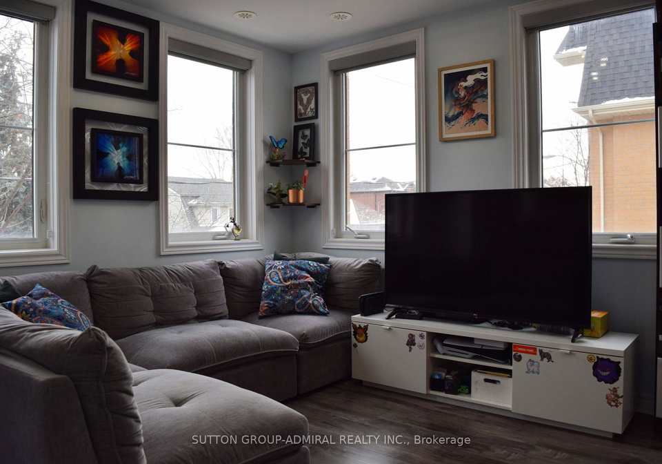 370-hopewell-avenue-north-york-ontario-w12661954