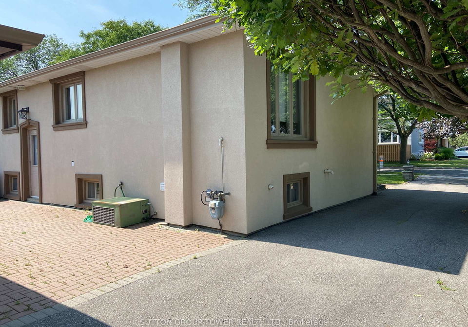97-maniza-road-york-ontario-w12662796