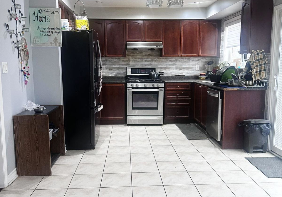 33-triple-crown-drive-brampton-ontario-w12664244
