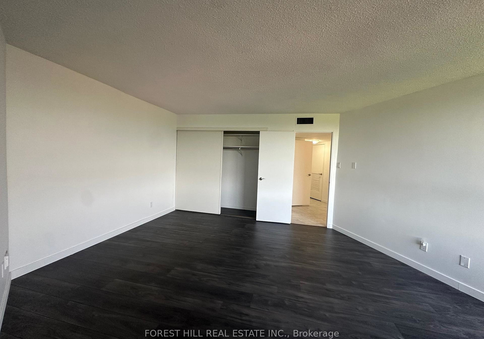 1300-bloor-street-mississauga-ontario-w12664264