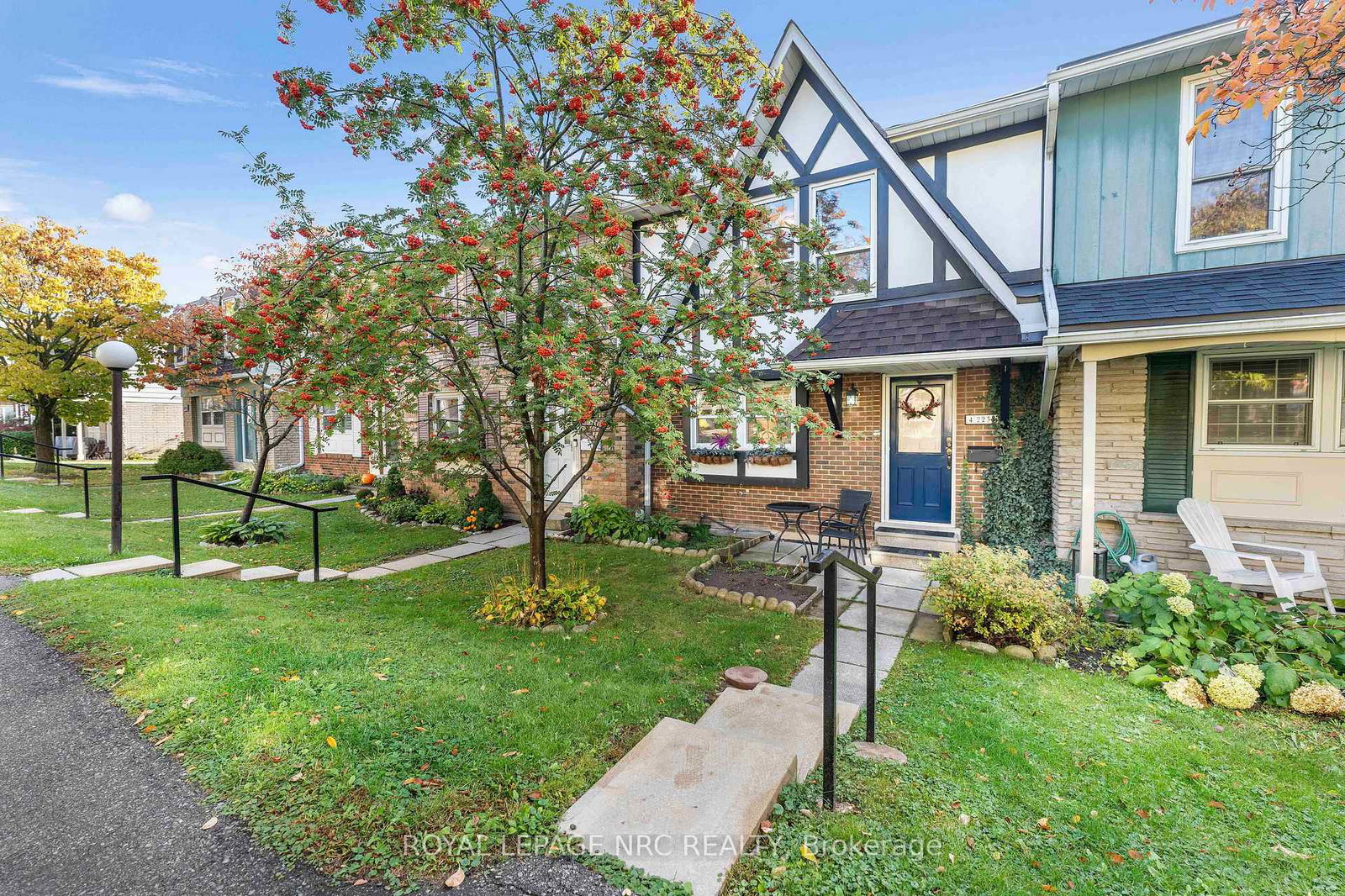 2232-upper-middle-road-burlington-ontario-w12664468