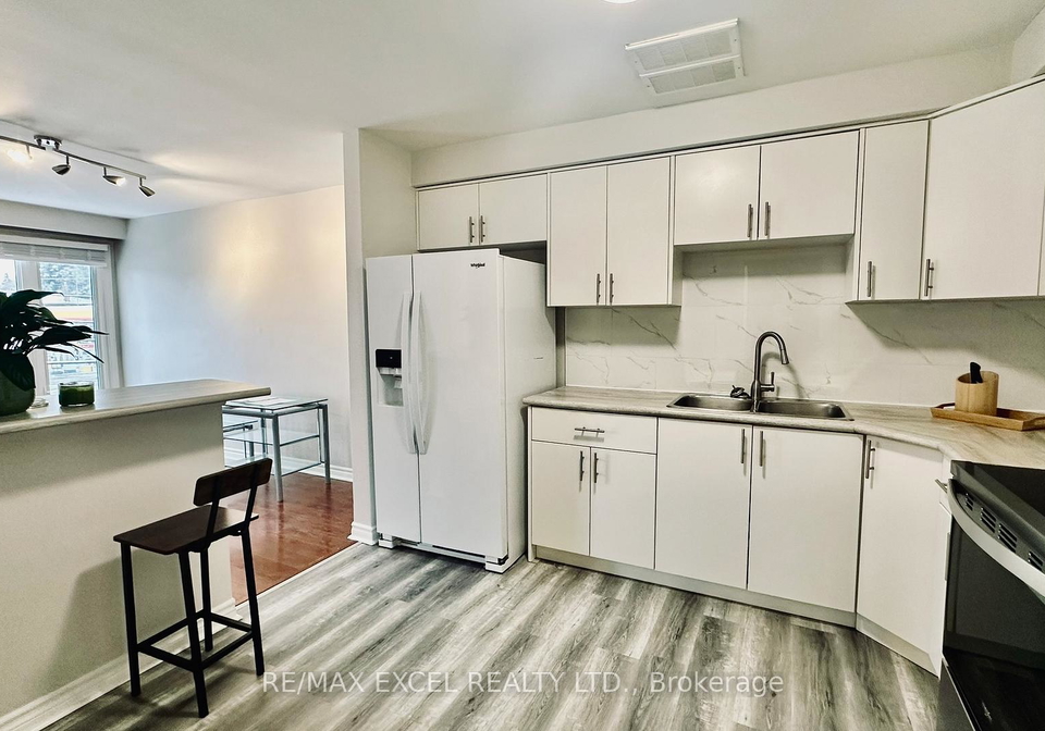 675a-the-queensway-etobicoke-ontario-w12665096