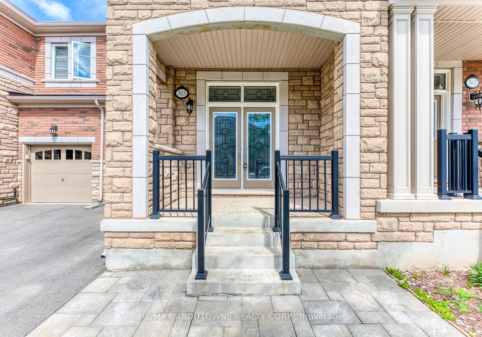 365-leadwood-gate-oakville-ontario-w12665616