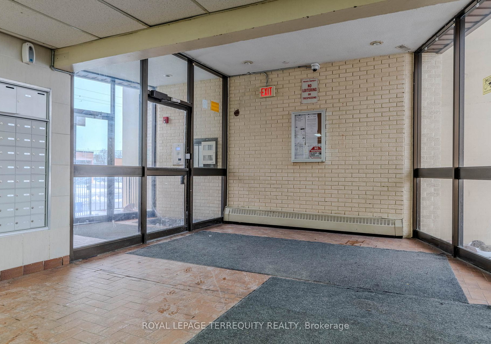 10-eddystone-avenue-york-ontario-w12666364