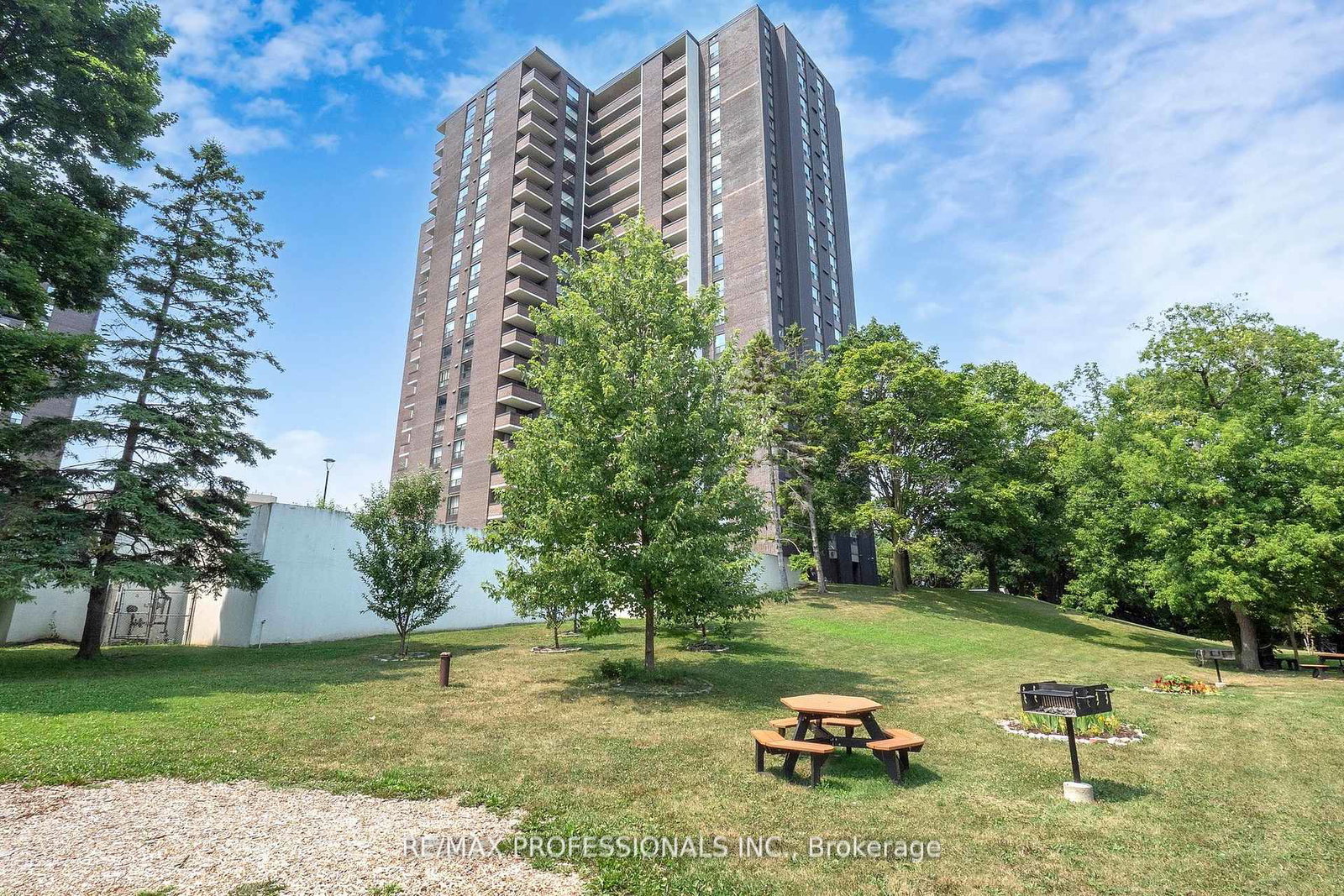 1535-lakeshore-road-e-mississauga-ontario-w12668060