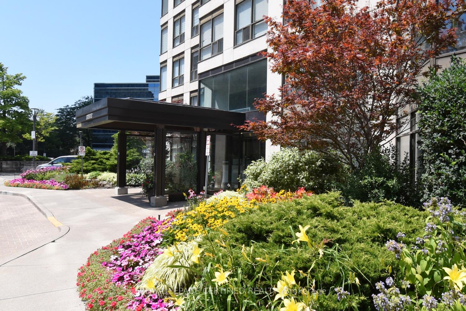2269-lake-shore-boulevard-w-etobicoke-ontario-w12668314