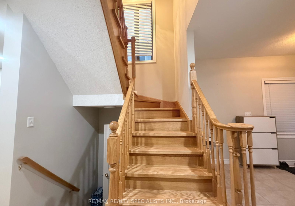 14-viceroy-crescent-brampton-ontario-w12668578