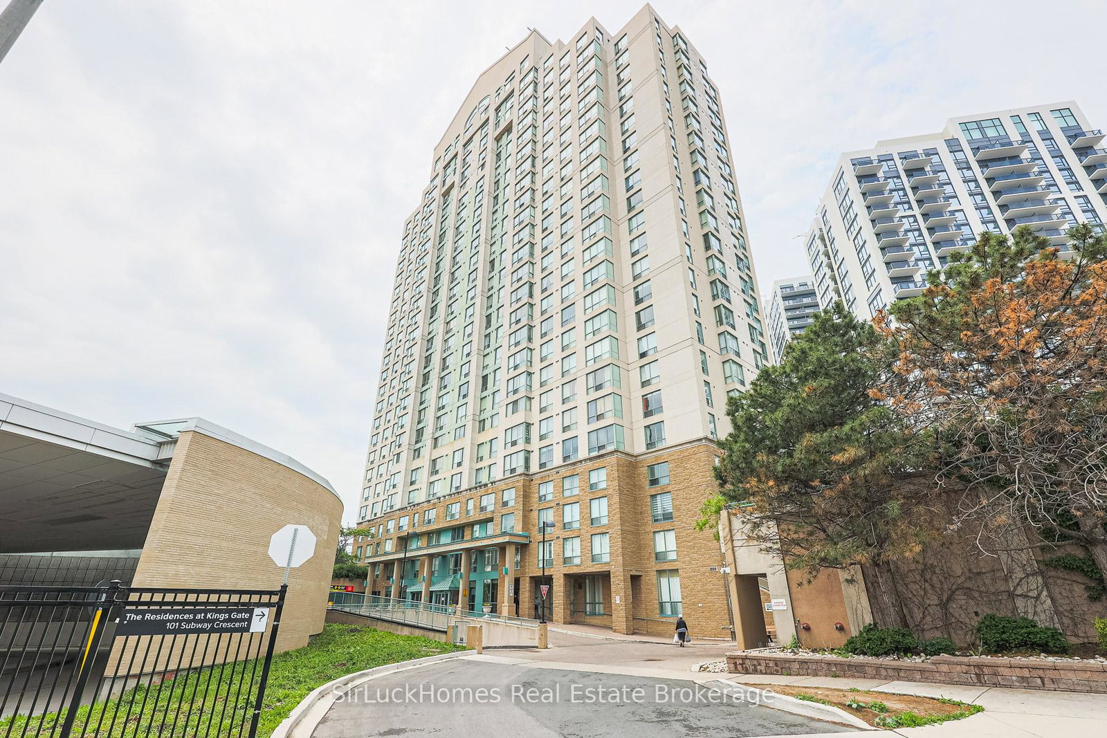101-subway-crescent-etobicoke-ontario-w12668616