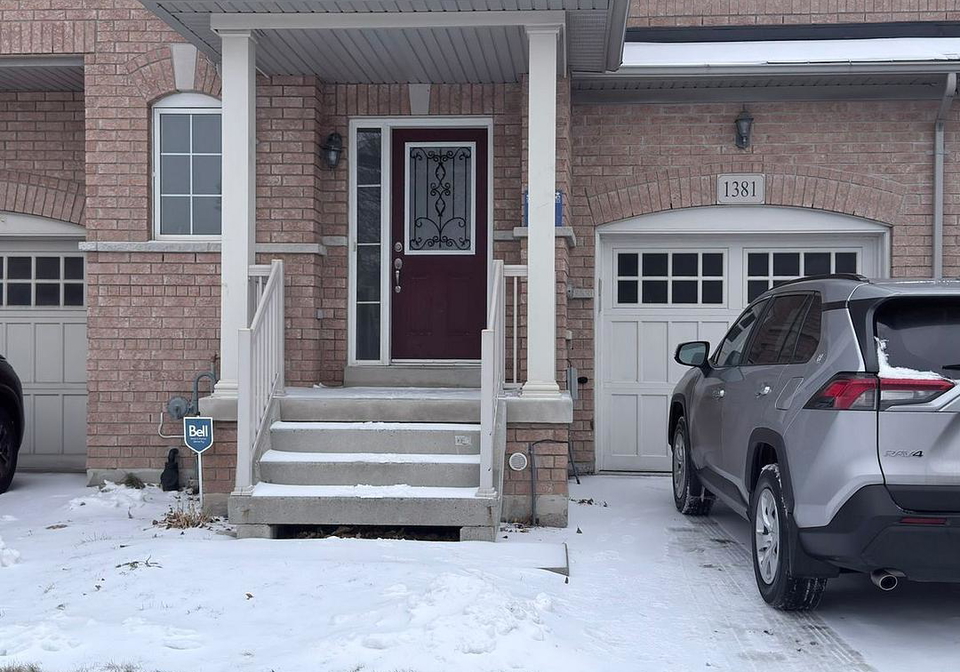 1381-brandon-terrace-milton-ontario-w12669148