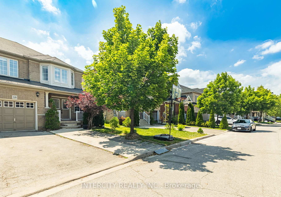 18-snowshoe-lane-brampton-ontario-w12669240