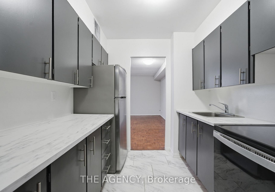 2350-dundas-street-toronto-ontario-w12669306