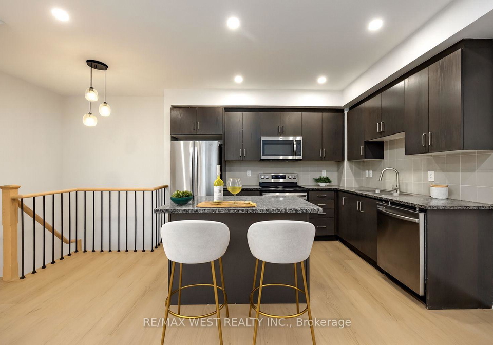 11-applewood-lane-etobicoke-ontario-w12670216
