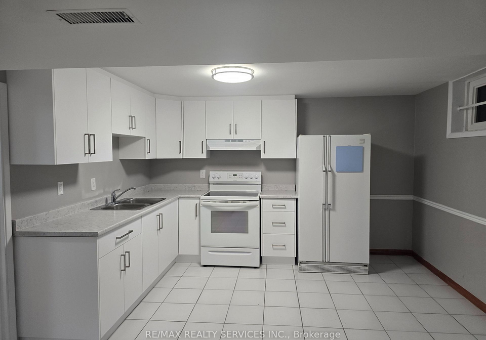 89-lawnside-drive-north-york-ontario-w12670984