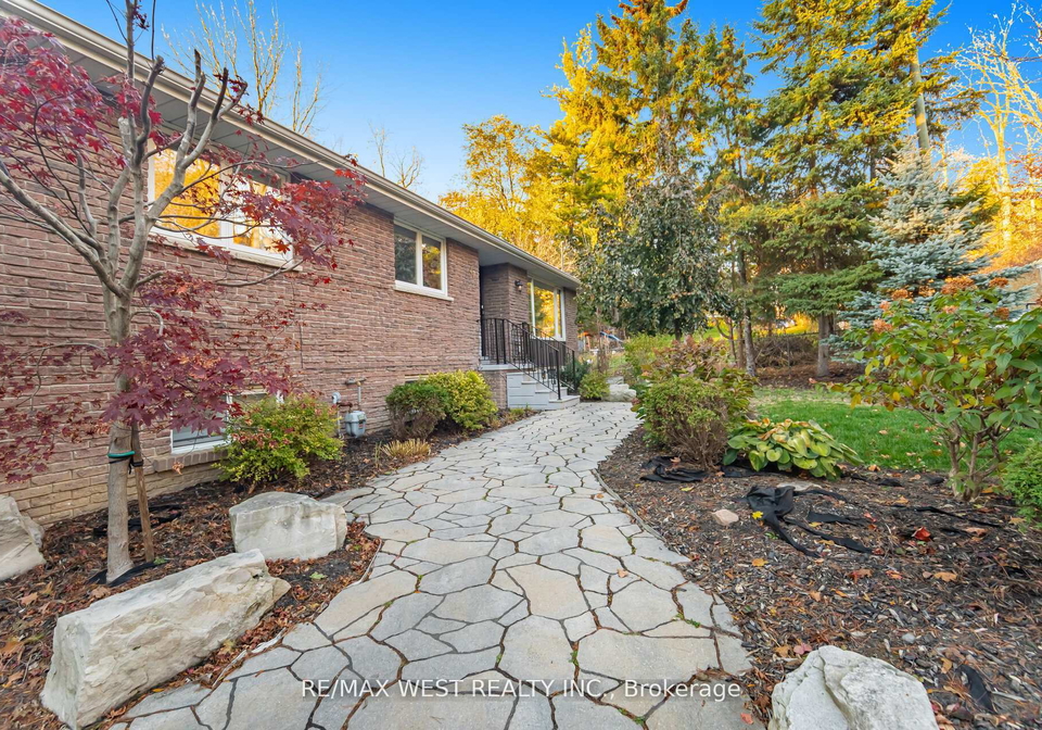 47-elizabeth-street-caledon-ontario-w12671396
