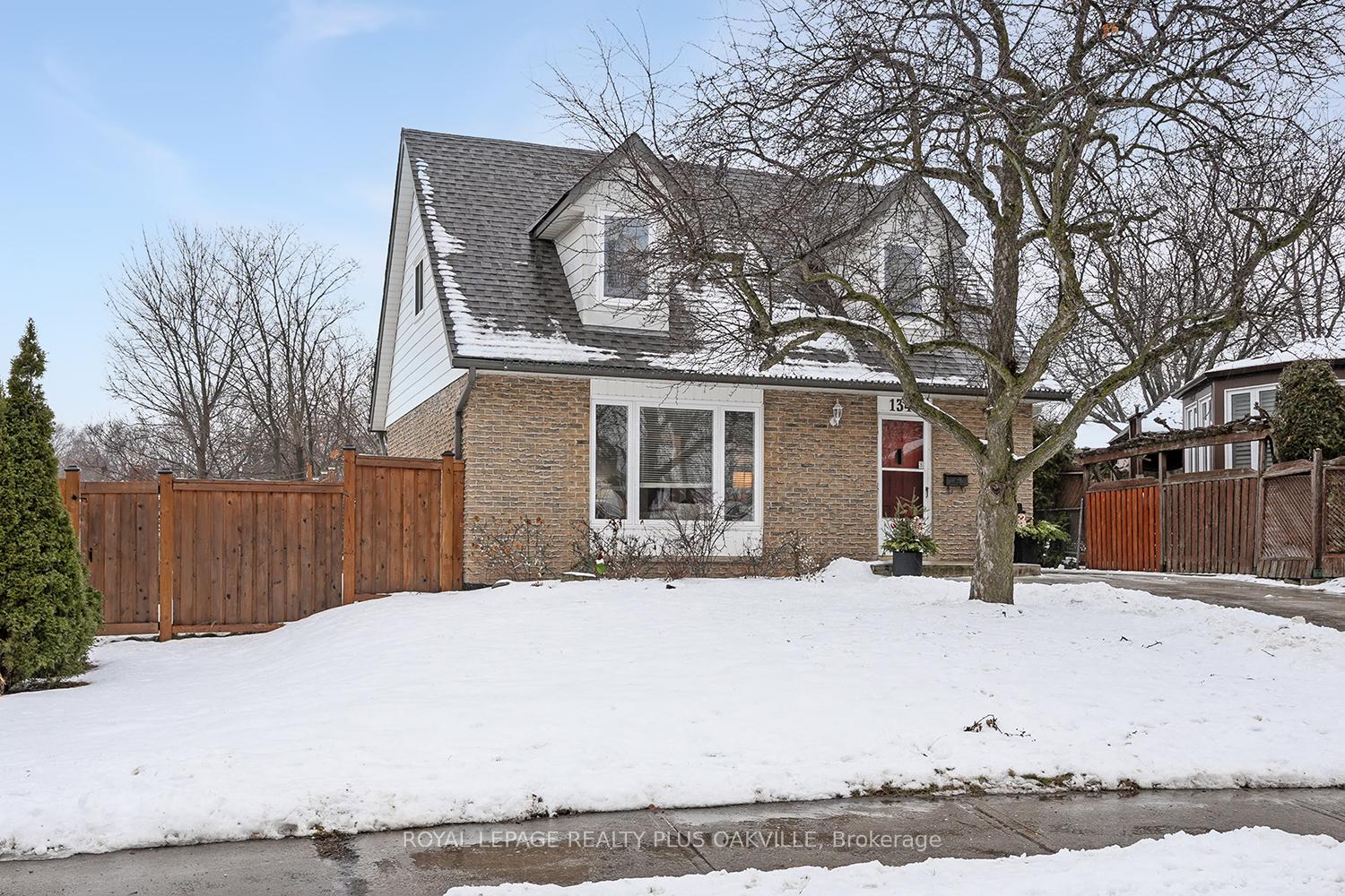 1343-janina-boulevard-burlington-ontario-w12672334