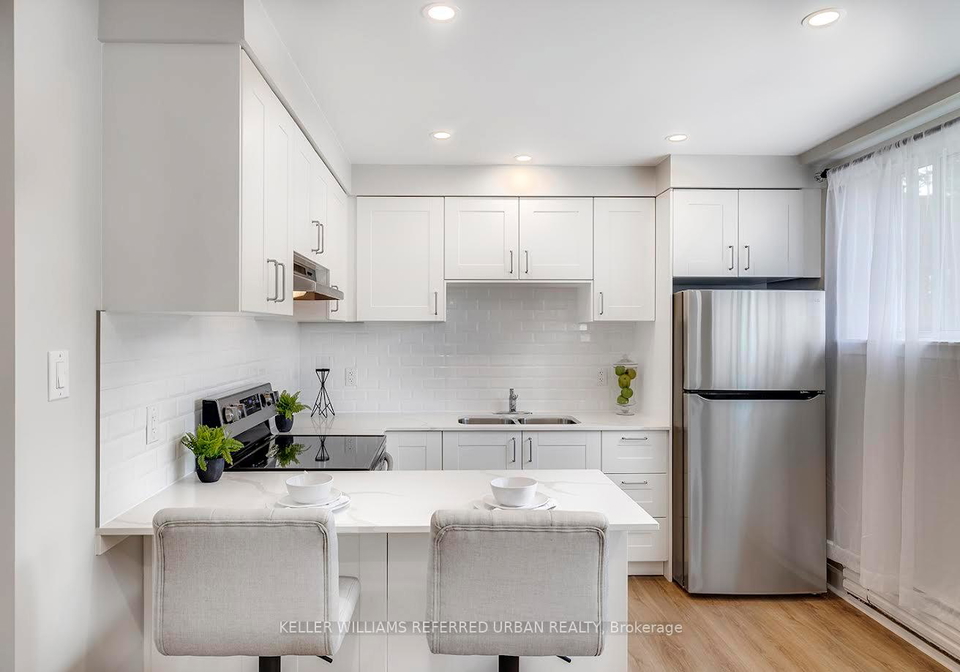 90-portland-street-etobicoke-ontario-w12673128