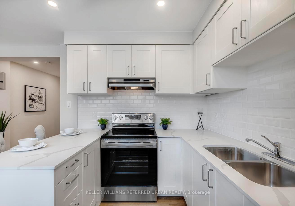 90-portland-street-etobicoke-ontario-w12673128