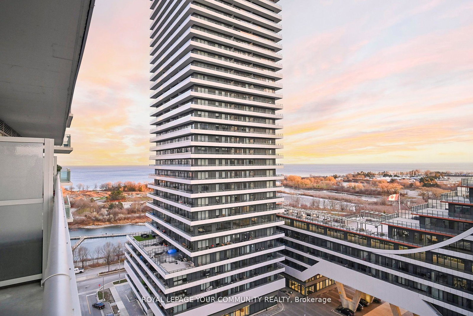 33-shore-breeze-drive-etobicoke-ontario-w12673918