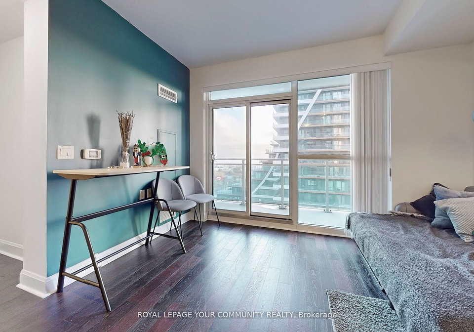 33-shore-breeze-drive-etobicoke-ontario-w12673918