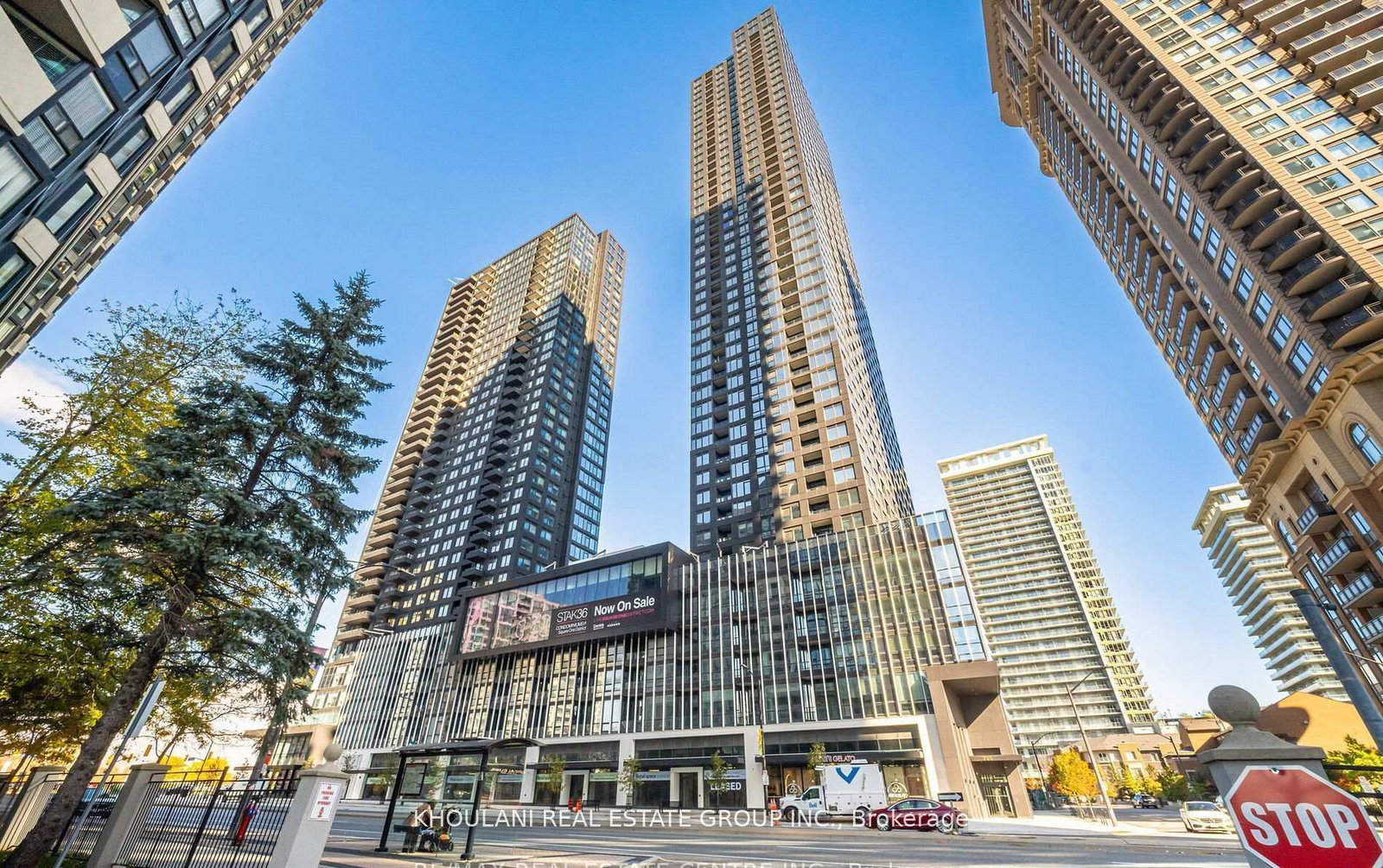 395-square-one-drive-mississauga-ontario-w12674028