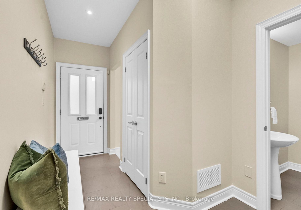 1812-burnhamthorpe-road-e-mississauga-ontario-w12674478