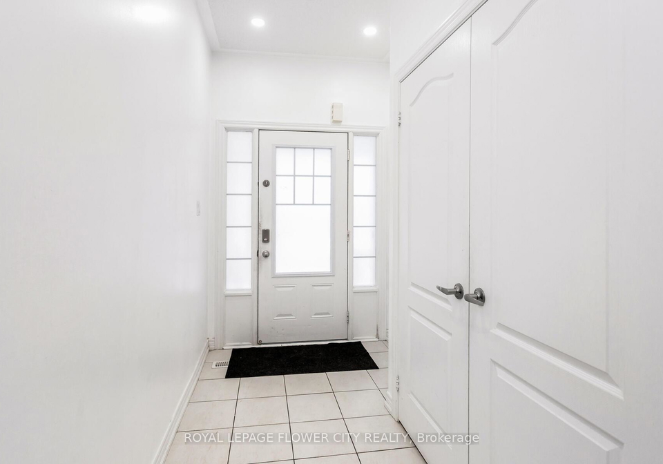 106-lanark-circle-brampton-ontario-w12674632