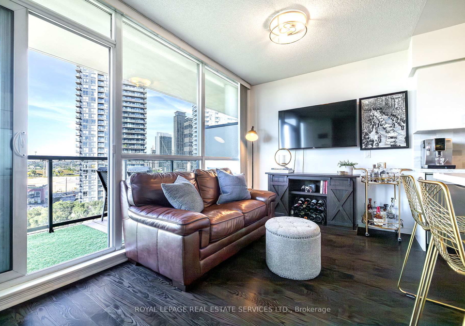 15-legion-road-etobicoke-ontario-w12674646