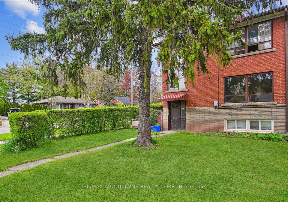 203-nelson-street-oakville-ontario-w12674678