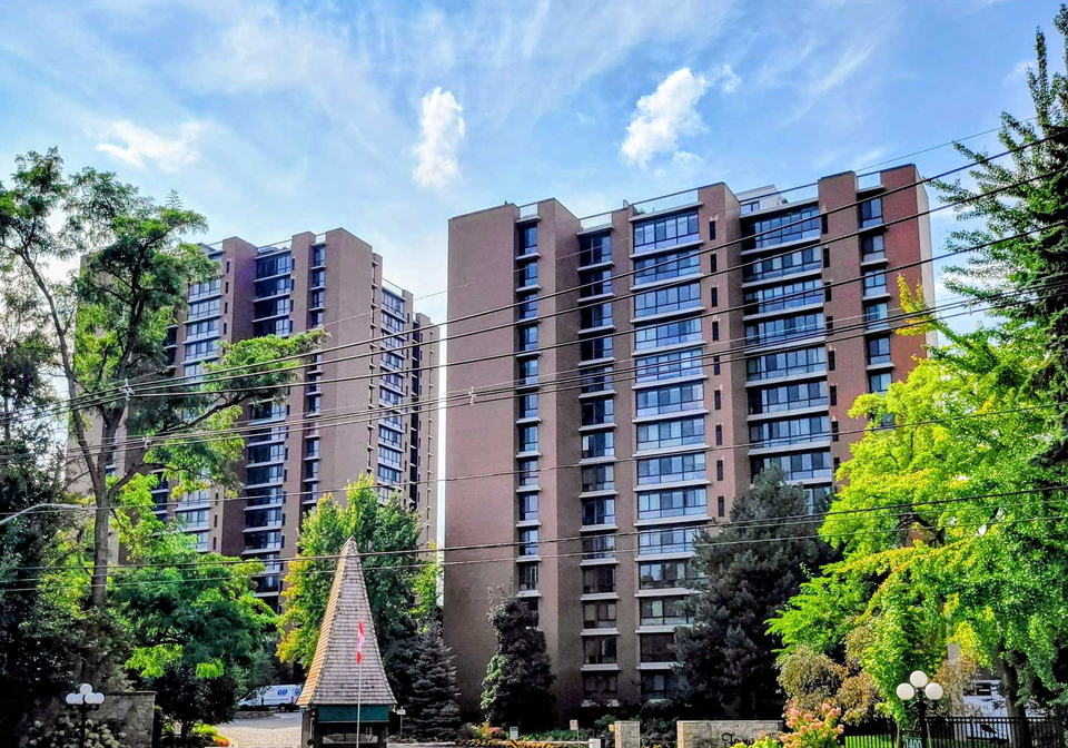1400-dixie-road-mississauga-ontario-w12675424