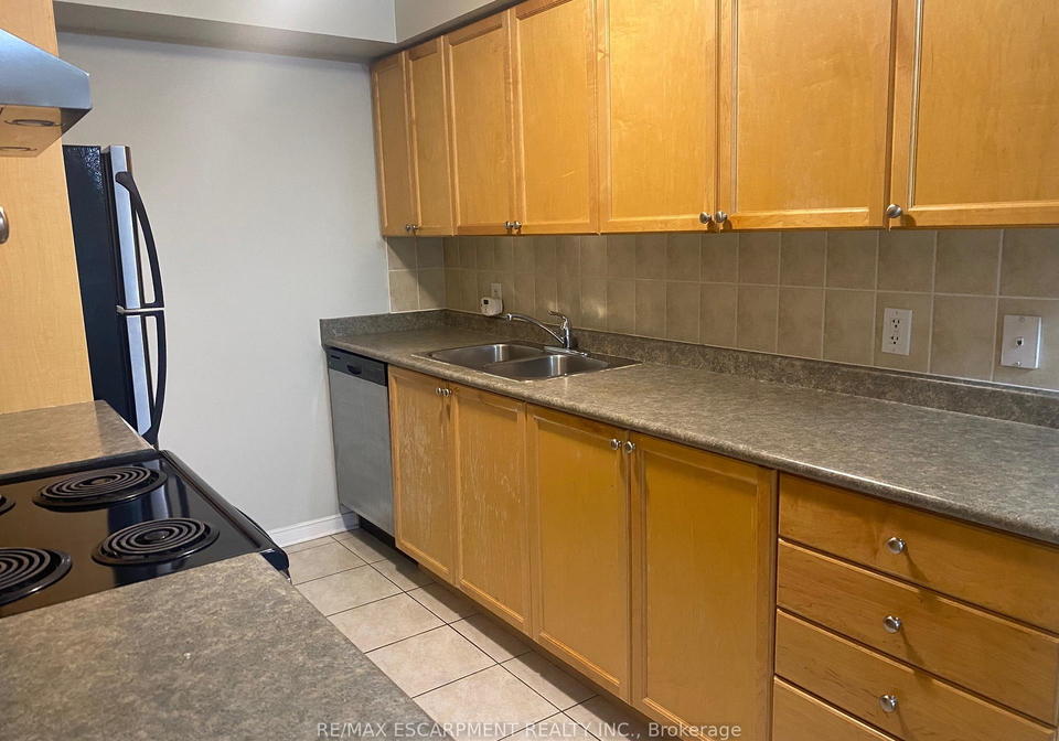 4975-southampton-drive-mississauga-ontario-w12677264
