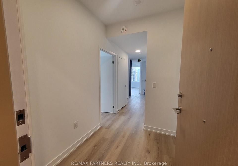 395-square-one-drive-mississauga-ontario-w12677448