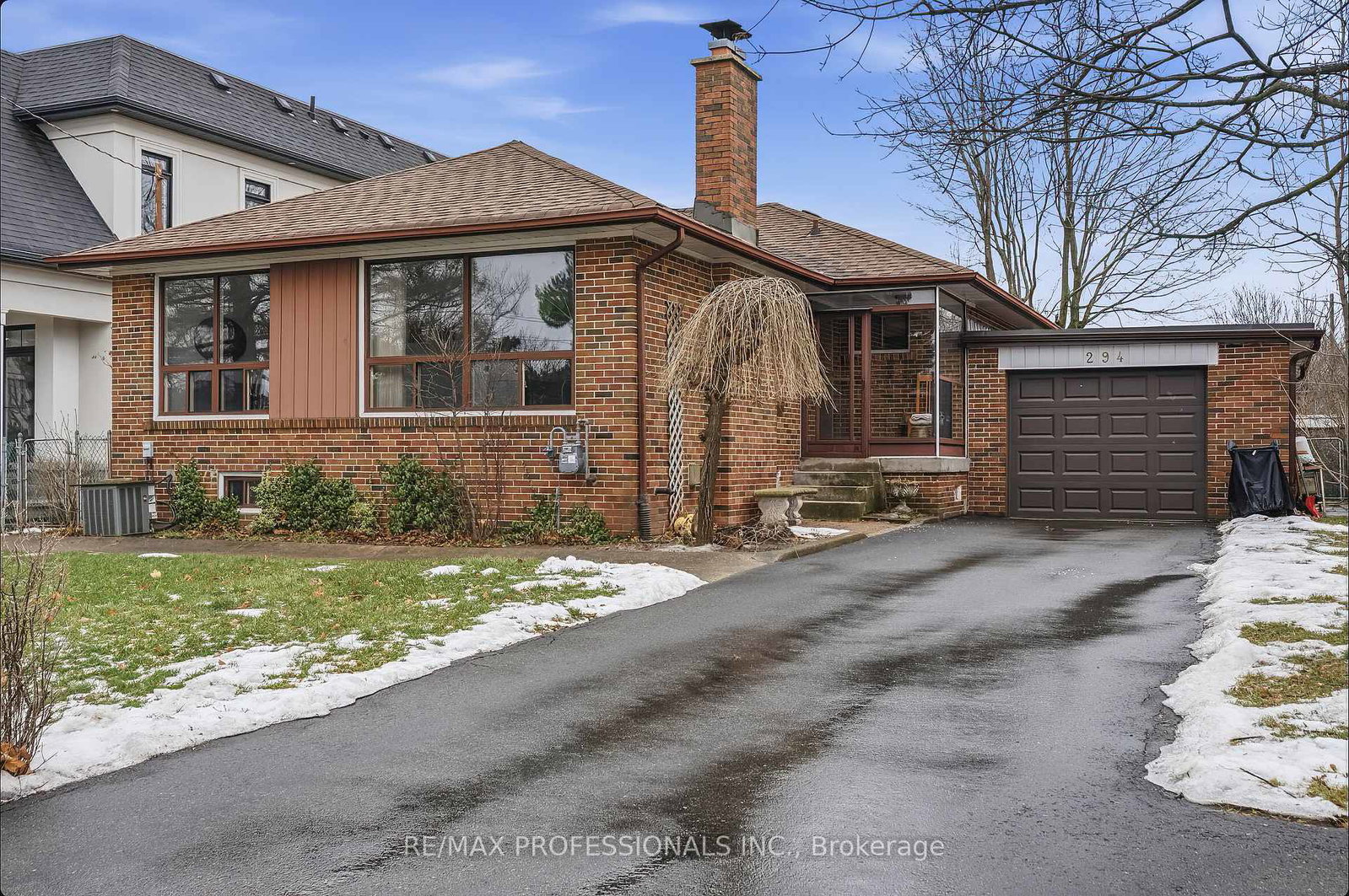 294-southview-road-oakville-ontario-w12677498