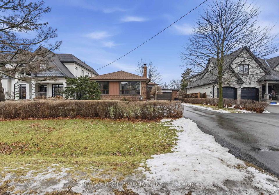 294-southview-road-oakville-ontario-w12677498