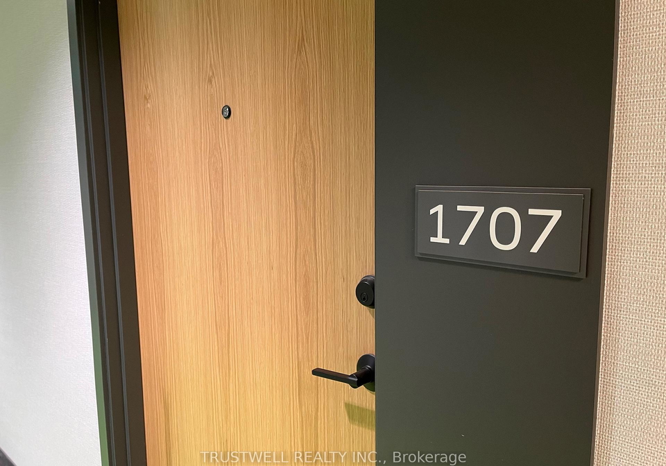 2495-eglinton-avenue-w-mississauga-ontario-w12677814