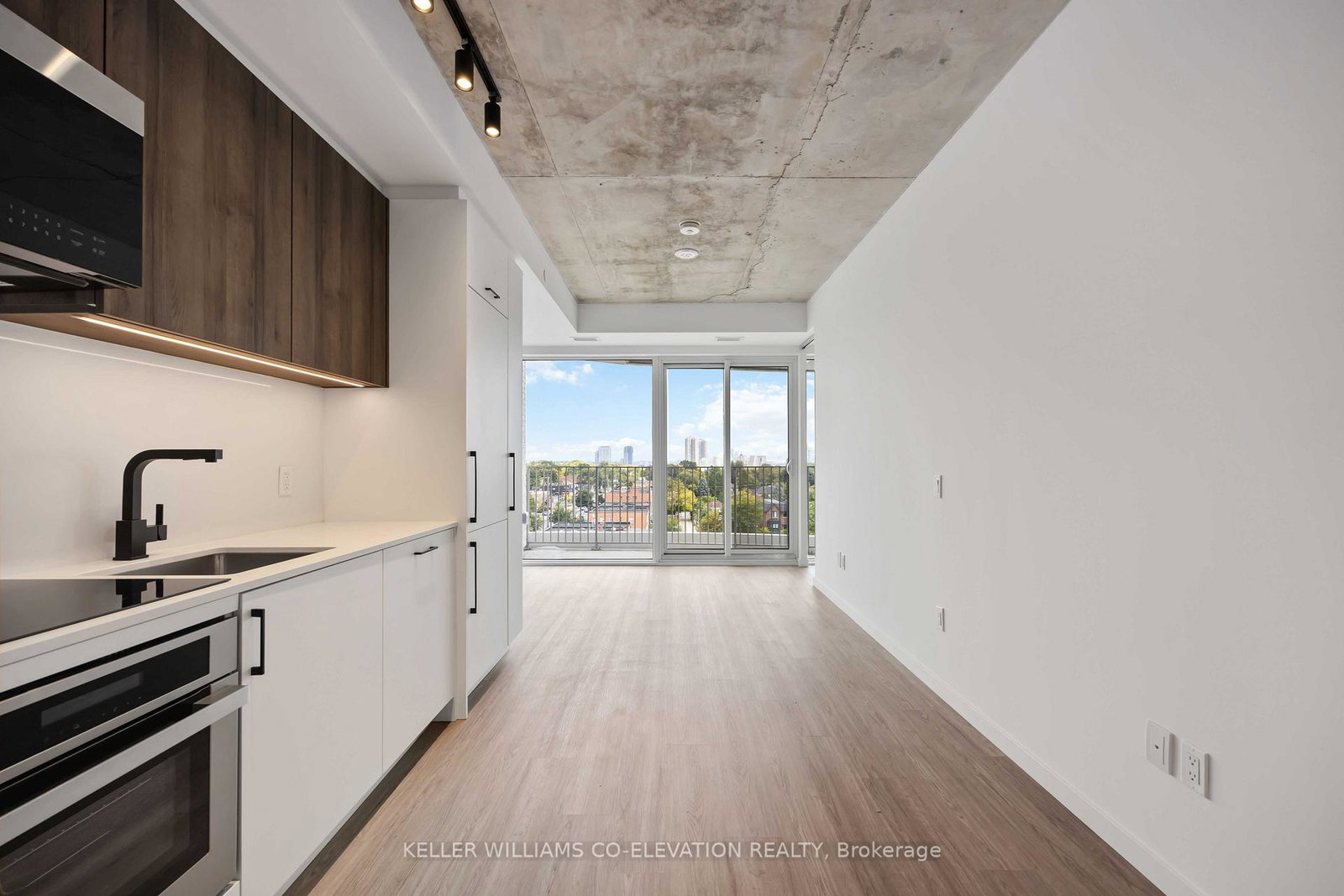 689-the-queensway-street-etobicoke-ontario-w12678254