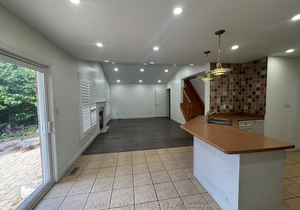 1684-norris-circle-milton-ontario-w12678470
