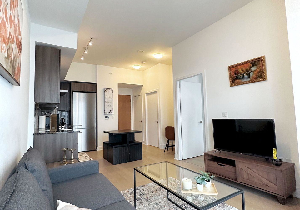 30-shore-breeze-drive-etobicoke-ontario-w12678792