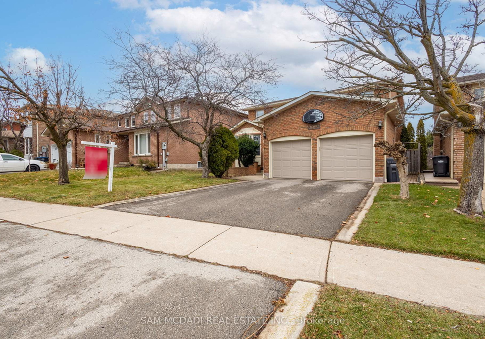 2093-the-chase-mississauga-ontario-w12679222