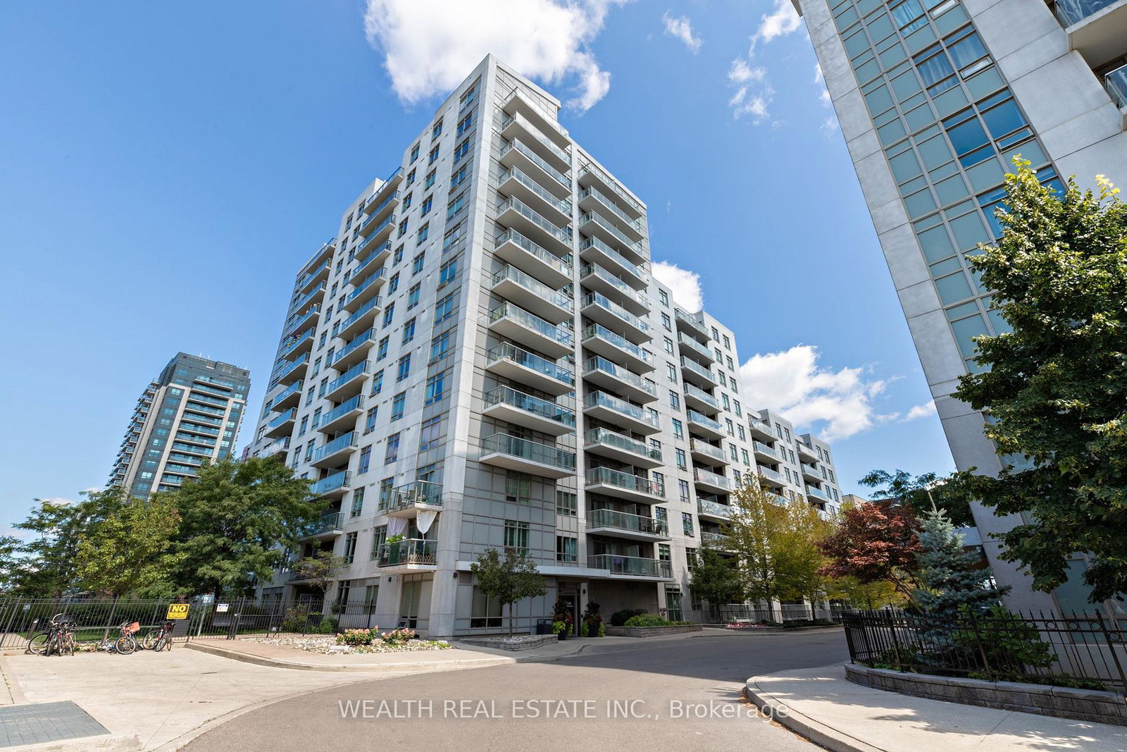816-lansdowne-avenue-toronto-ontario-w12679298