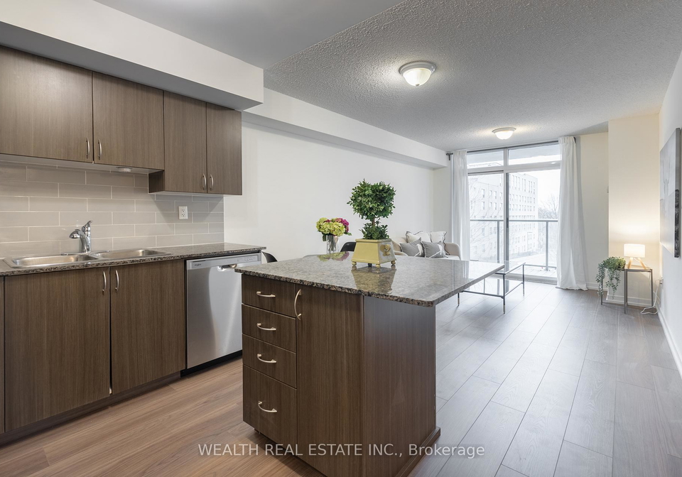 816-lansdowne-avenue-toronto-ontario-w12679298