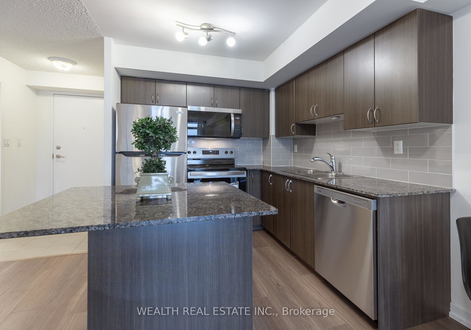 816-lansdowne-avenue-toronto-ontario-w12679298