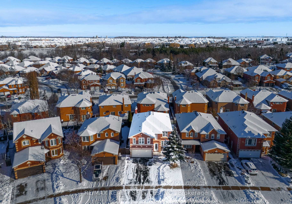 71-hutton-crescent-caledon-ontario-w12679344